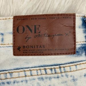 Used size 26 one teaspoon shorts